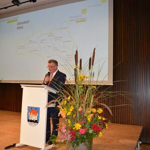 Dechant Konrad Hörmanseder.