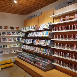 Mehr Platz in der Bibliothek Hartkirchen