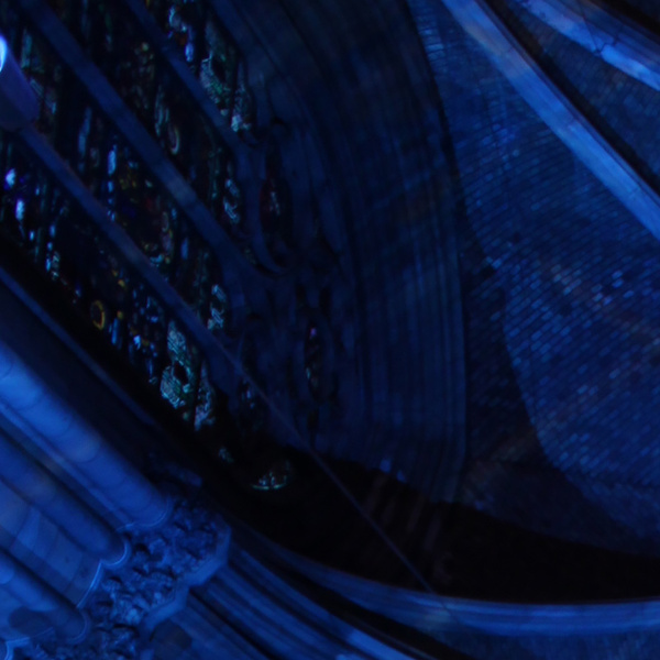 Kompositionswerkstatt: Komponieren in HIMMLISCHER HÖHE / © Diözese Linz/Stefan Weninger Detail von Lichtspielen im Mariendom Linz im Rahmen der Langen Nacht der Kirchen